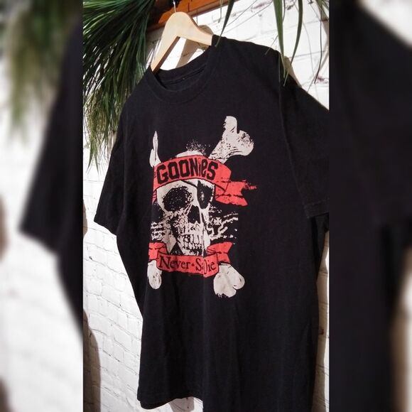 Vintage 90's The GOONIES Never Say Die - Picture 3 of 5